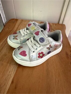 Kids Metallic Silver Sneakers with Colorful Heart & Flower Graphics